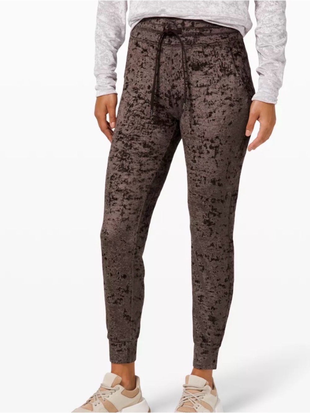 Lululemon Ready to Crush Jogger in the color French Press Size 6 soft Velvet